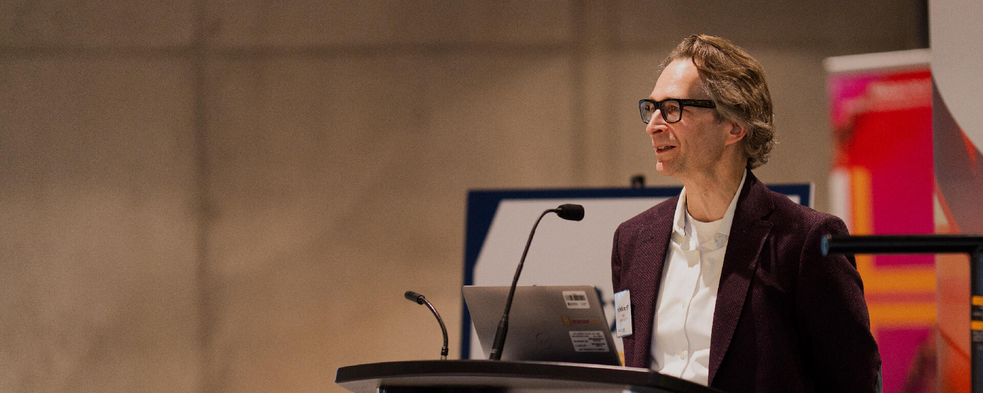 Thom Mahler speaking to students