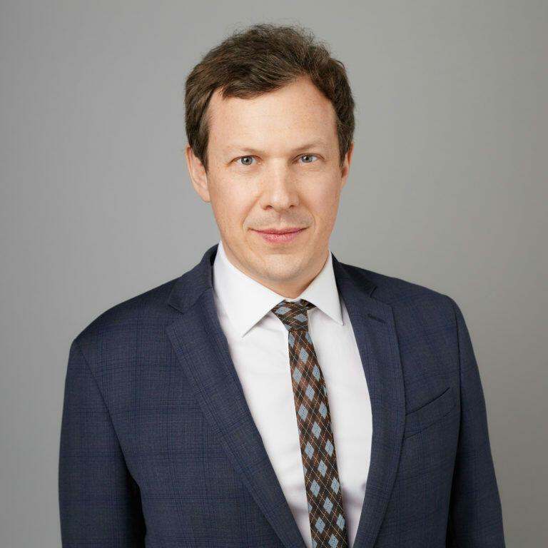 Headshot of Aaron Forbes 