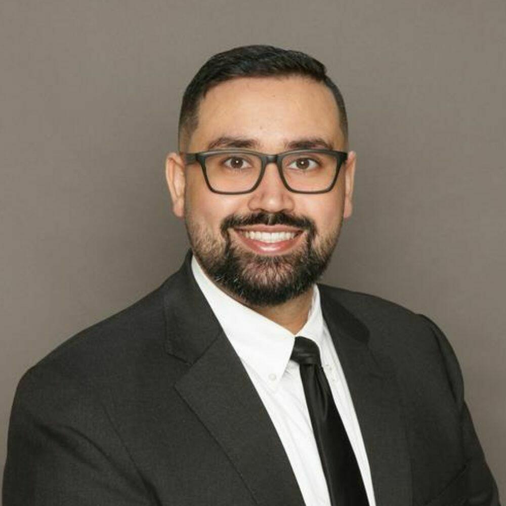 Nahr Gill headshot